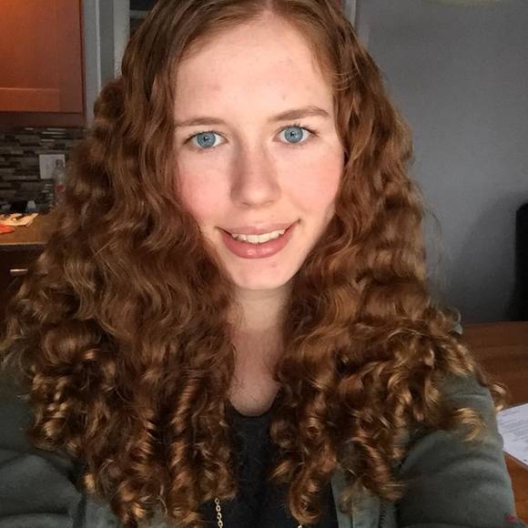 Meet your Posher, Tia - Picture 1 of 1